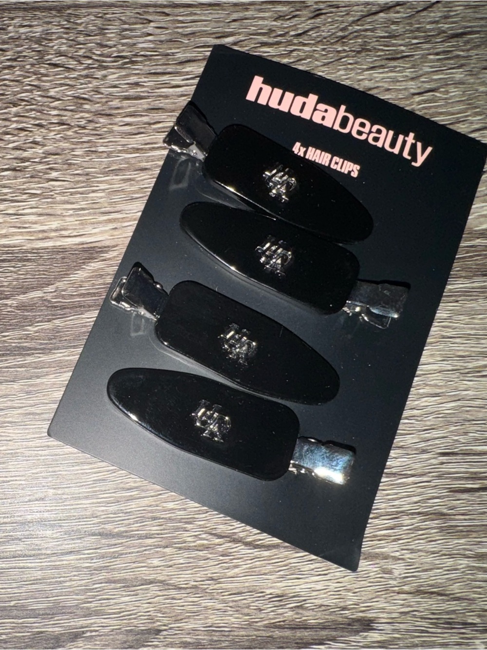 HUDA BEAUTY HAIR CLIPS 💍